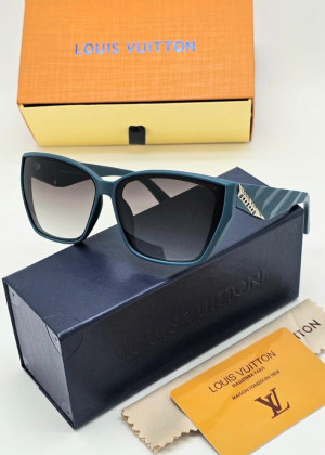 Набор солнцезащитные очки, коробка, чехол + салфетки 21193421
