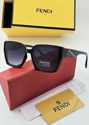 Набор женские солнцезащитные очки, коробка, чехол + салфетки 21209728