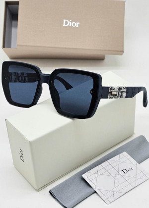 Набор женские солнцезащитные очки, коробка, чехол + салфетки 21222281
