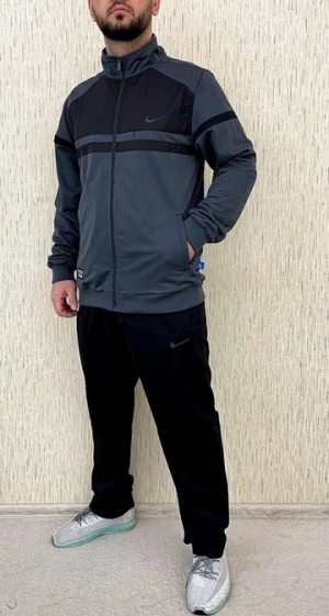 Спортивный костюм 22637892