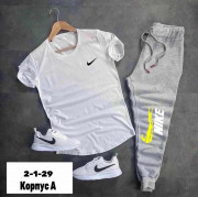 Спортивный костюм