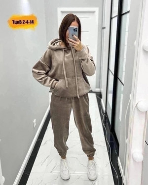 Спортивный костюм #22936058