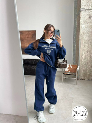 Спортивный костюм #23172339