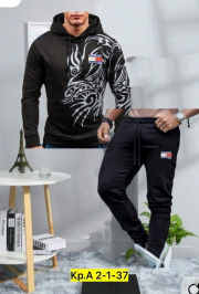 Спортивный костюм