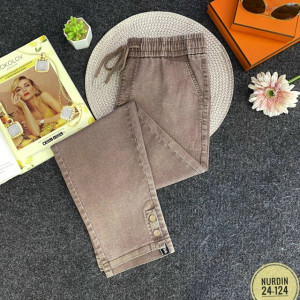 Джинсы #23253478