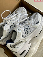 Кроссовки