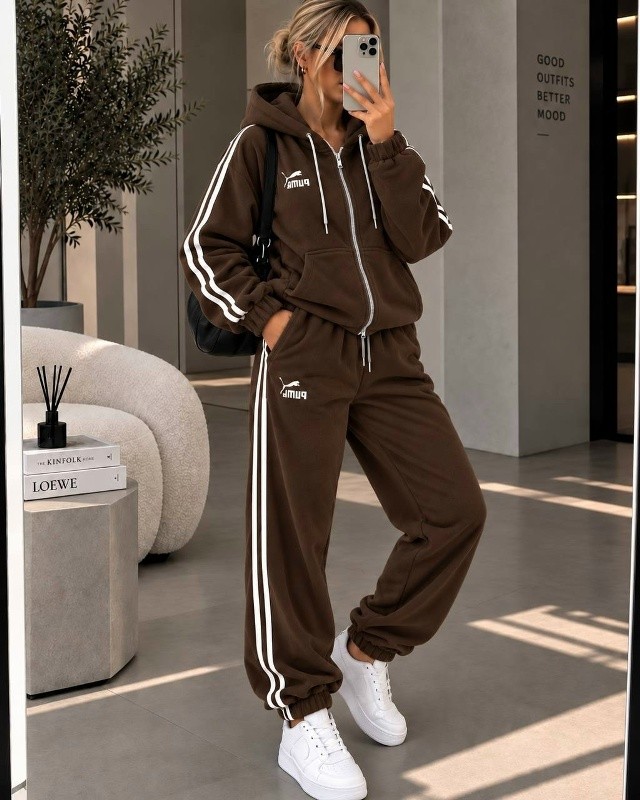 Спортивный костюм