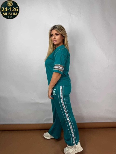 Спортивный костюм 22916360