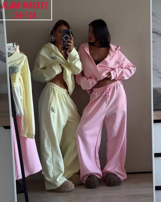 Спортивный костюм 22916239