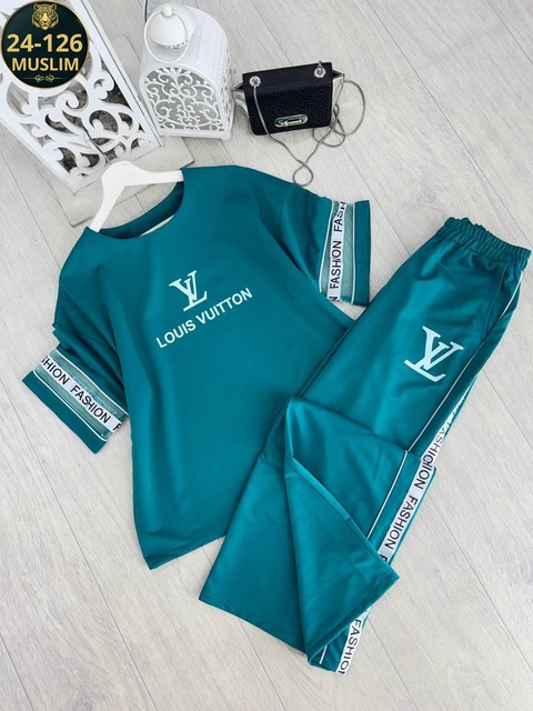 Спортивный костюм 22916644