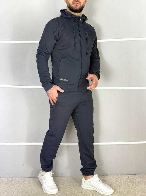 Спортивный костюм 22920663