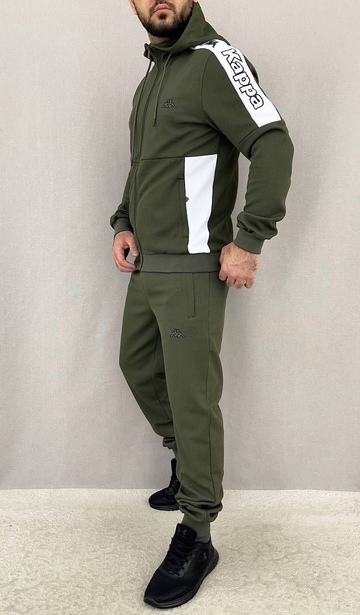 Спортивный костюм 22920582