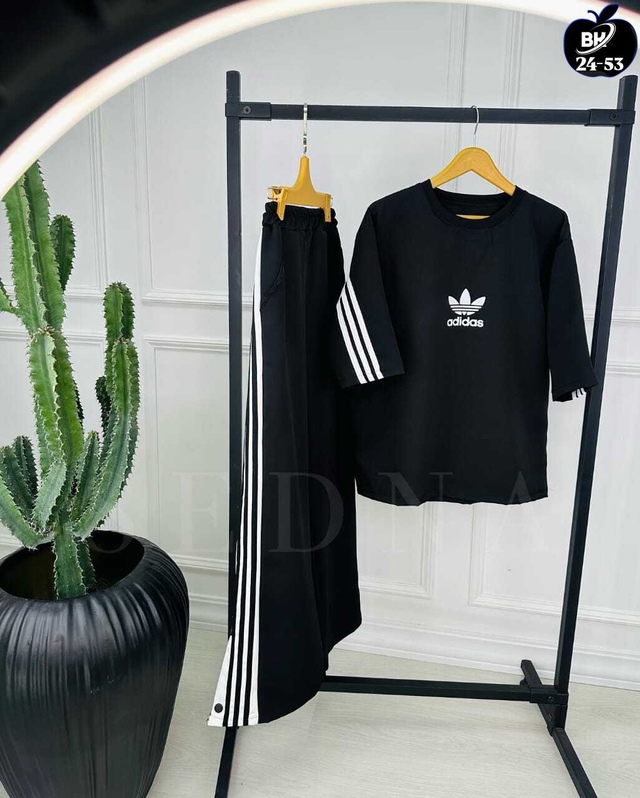 Спортивный костюм 22923175