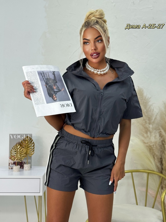 Спортивный костюм 22947844