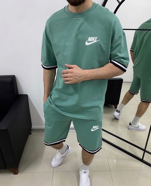 Спортивный костюм 22947144