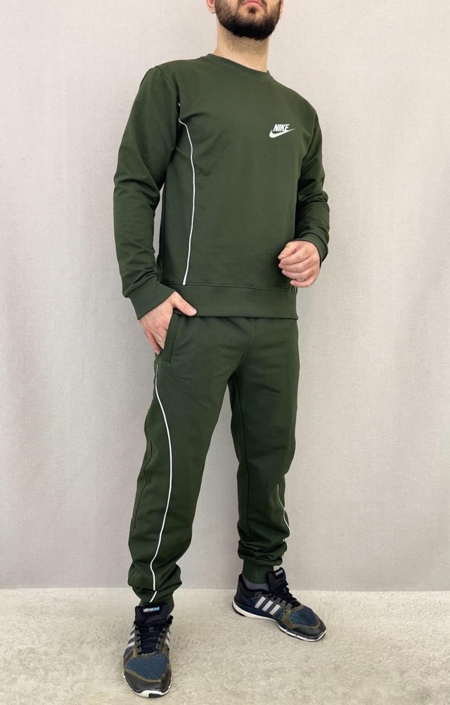 Спортивный костюм 22946509