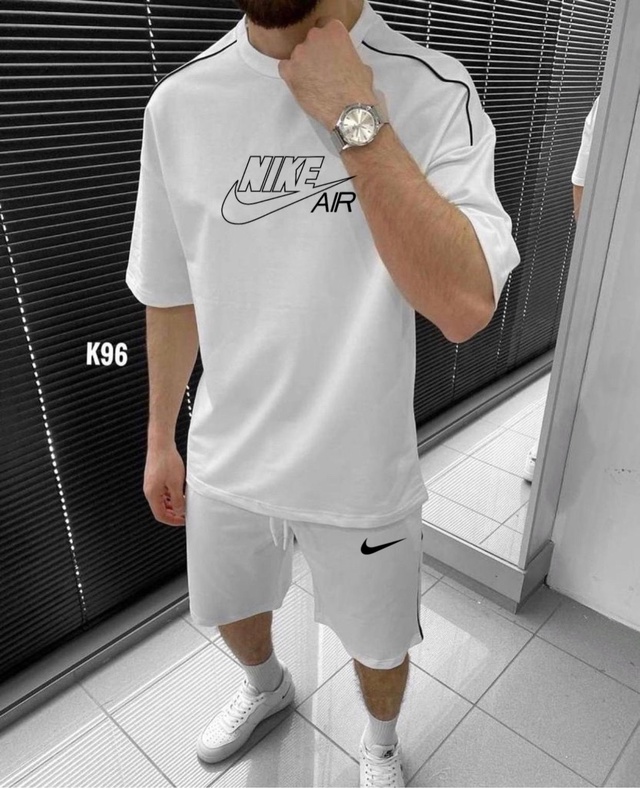 Спортивный костюм 22946932