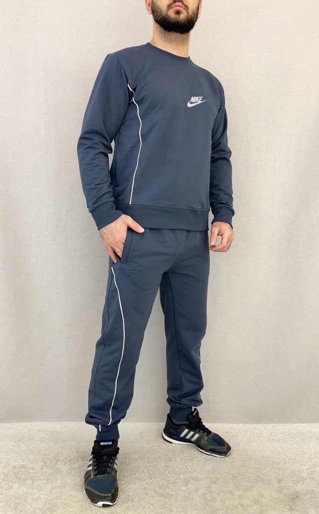 Спортивный костюм 22946509