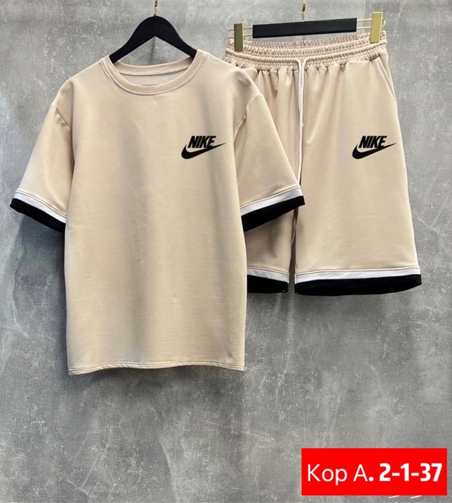 Спортивный костюм 22957058