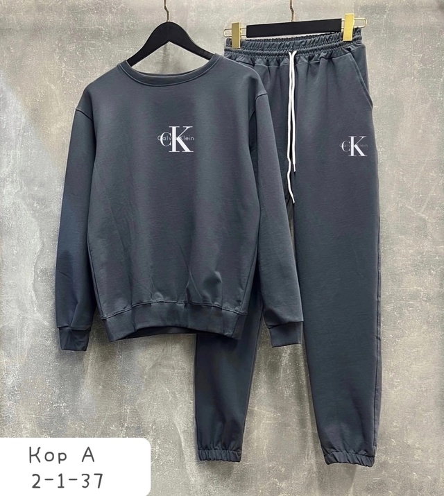 Спортивный костюм 22957913