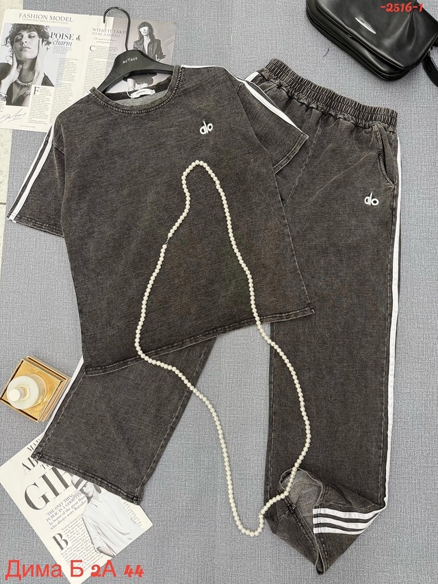 Спортивный костюм 22960547