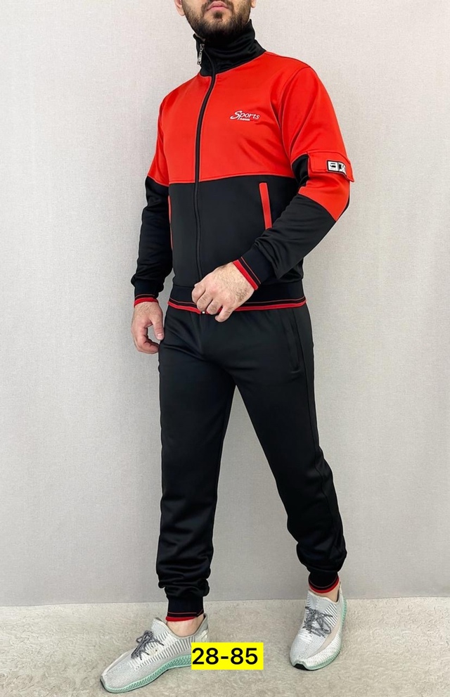 Спортивный костюм 22960516