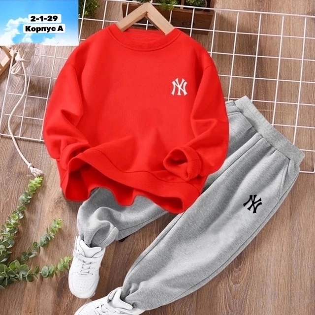 Спортивный костюм 22962955