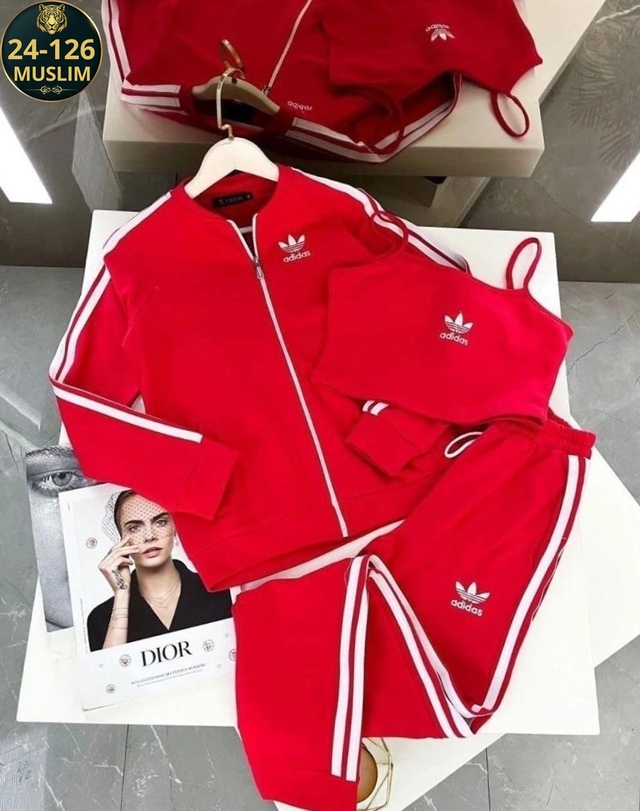 Спортивный костюм 22962376