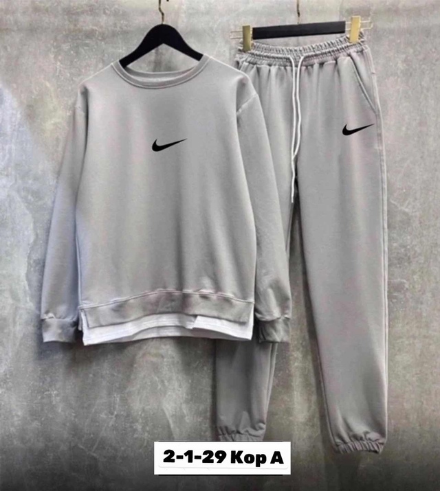 Спортивный костюм 22963302