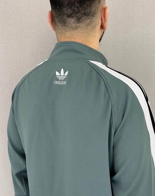 Спортивный костюм 22966658