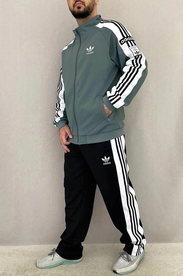 Спортивный костюм 22966658