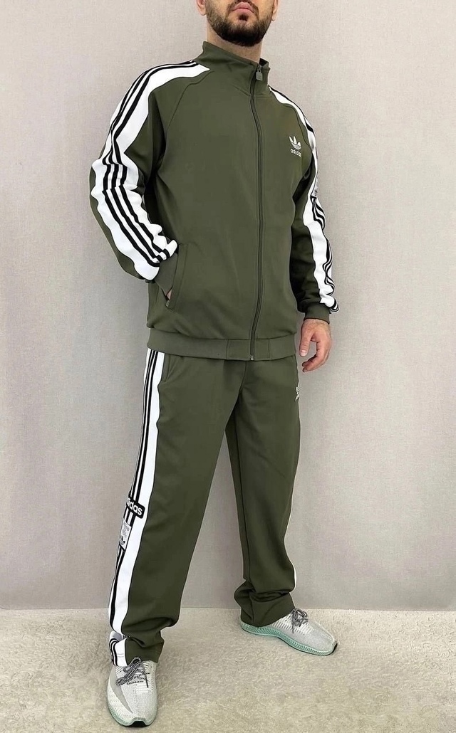 Спортивный костюм 22966658