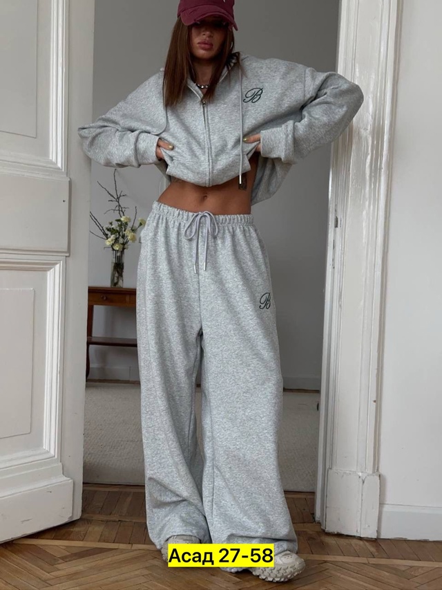 Спортивный костюм 22975240