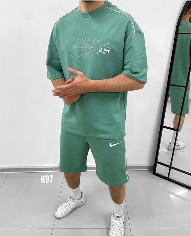 Спортивный костюм 22976910