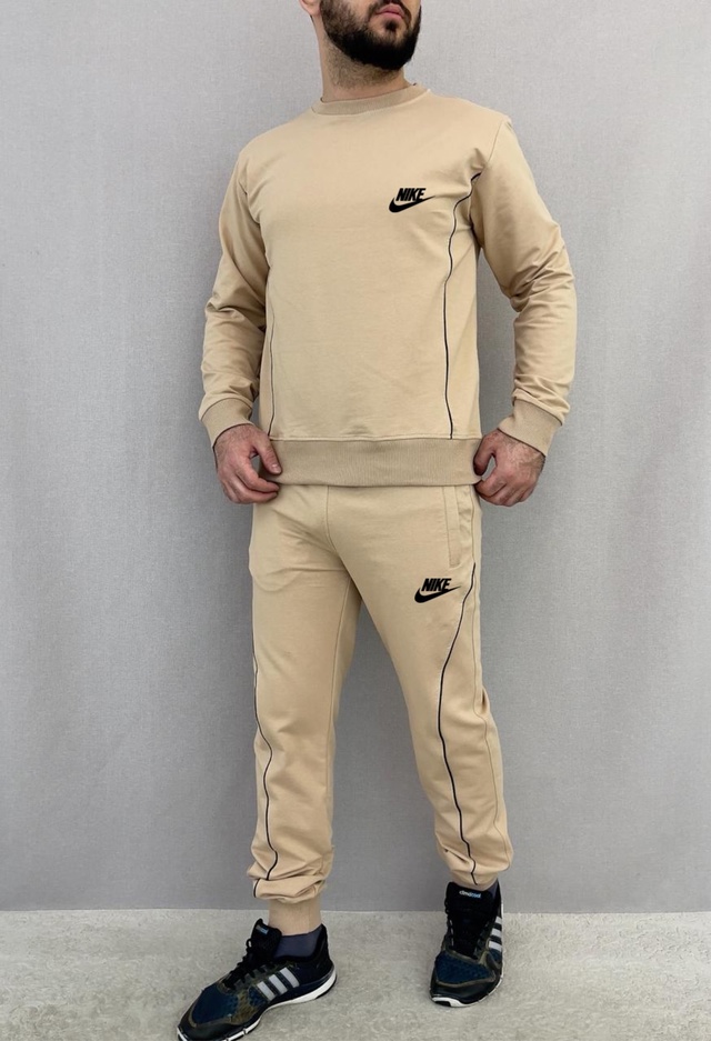 Спортивный костюм 22979697