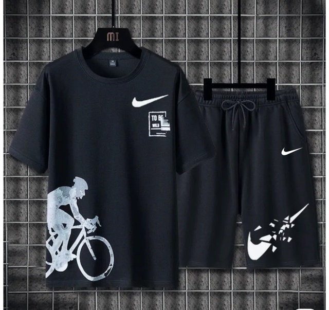 Спортивный костюм 22979458