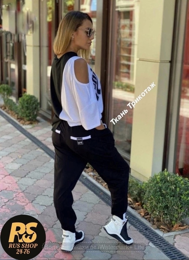 Спортивный костюм 22979556