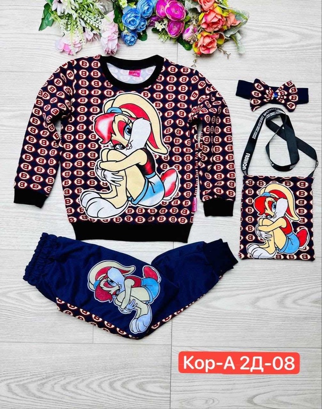 Спортивный костюм 22983858