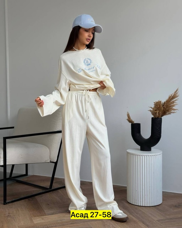 Спортивный костюм 22984772