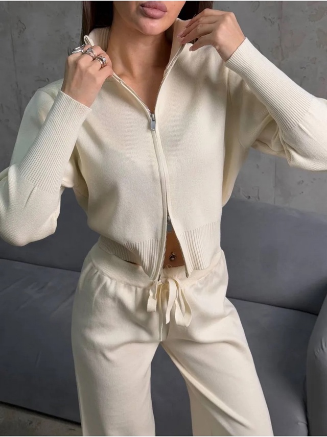 Спортивный костюм 22987737