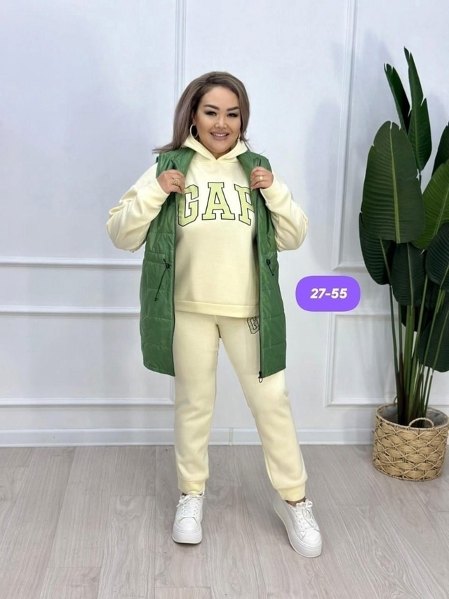 Спортивный костюм 22989339