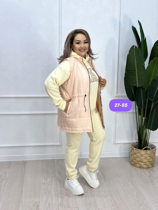 Спортивный костюм 22989339