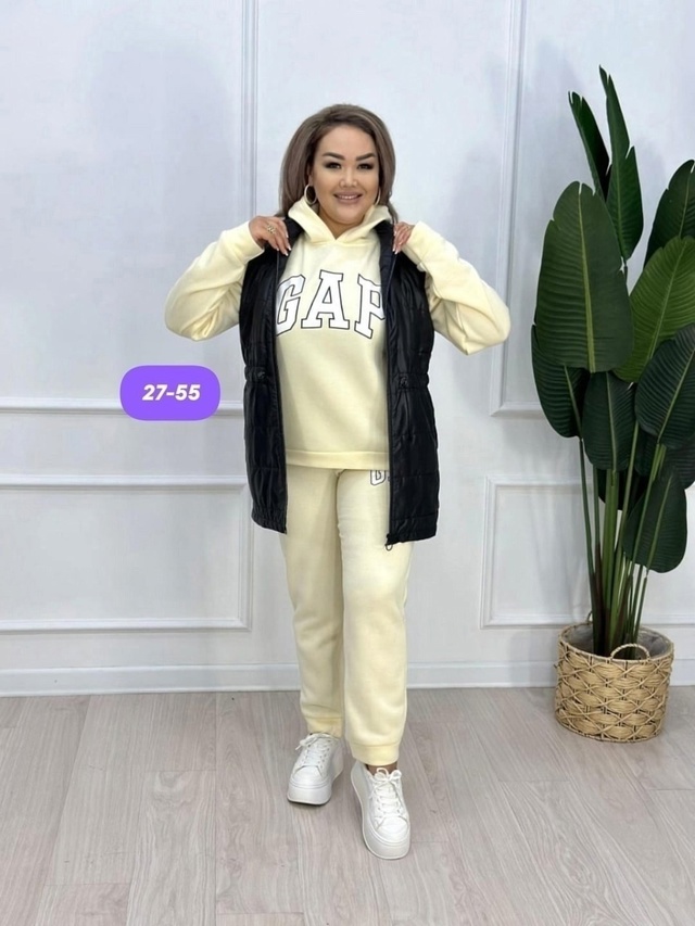 Спортивный костюм 22989339