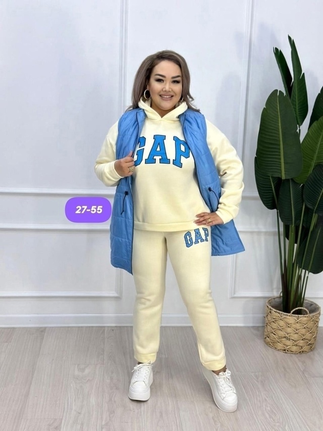 Спортивный костюм 22989339