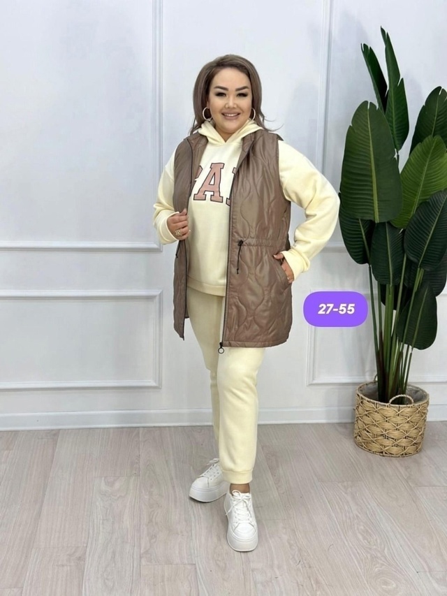 Спортивный костюм 22989339