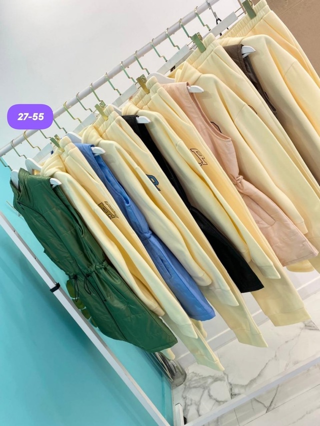 Спортивный костюм 22989339