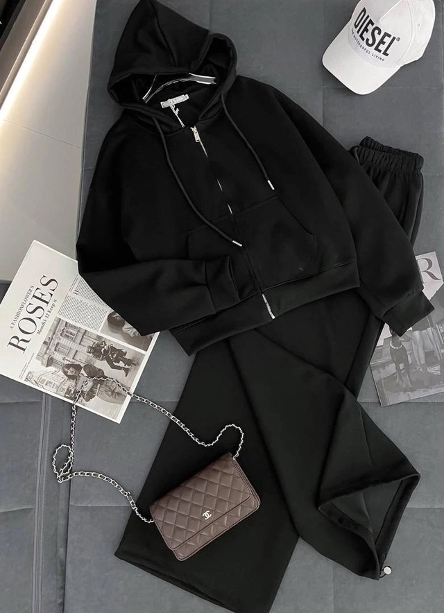 Спортивный костюм 22994760