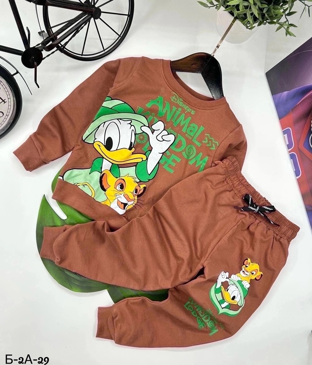 Спортивный костюм 22997732