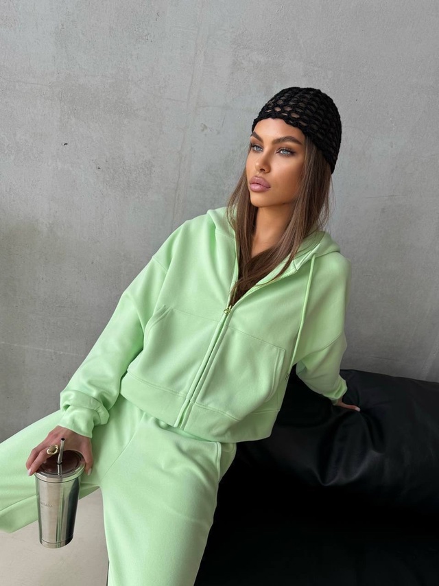 Спортивный костюм 23009878