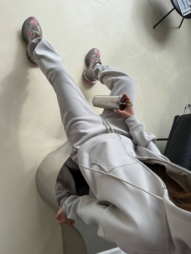 Спортивный костюм 23009878